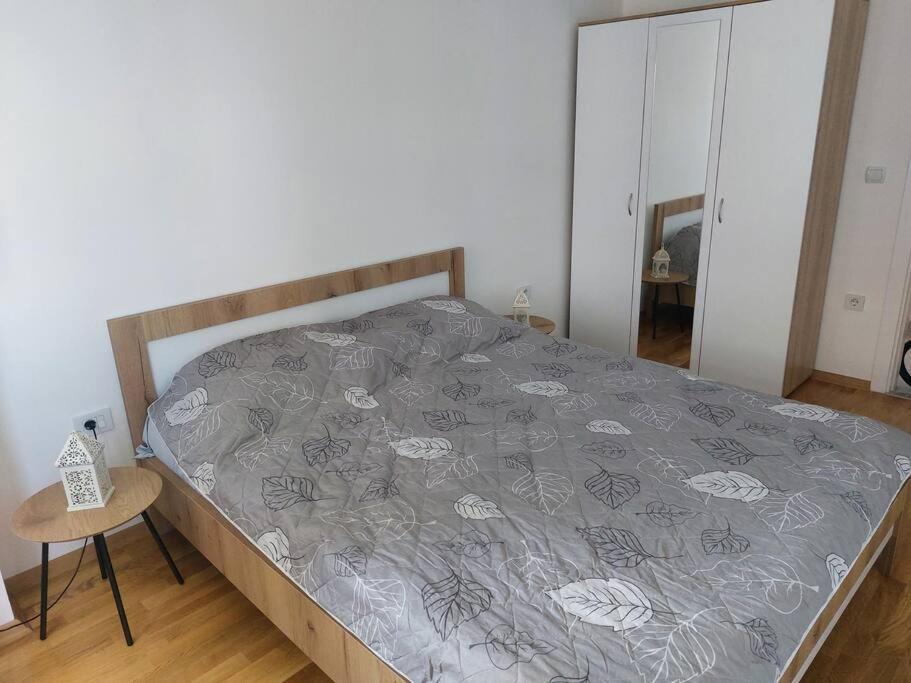 Skopje Family Business Apartment ภายนอก รูปภาพ