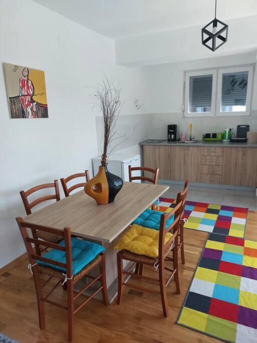 Skopje Family Business Apartment ภายนอก รูปภาพ